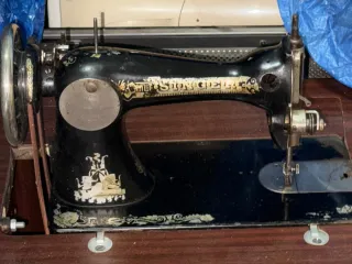 Máquina de coser antigua