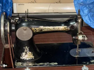 Máquina de coser antigua