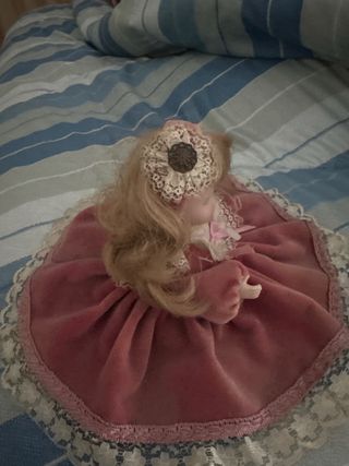 Bambola in ceramica vintage