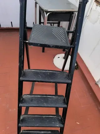 Escalera plegable aluminio 4 peldaños