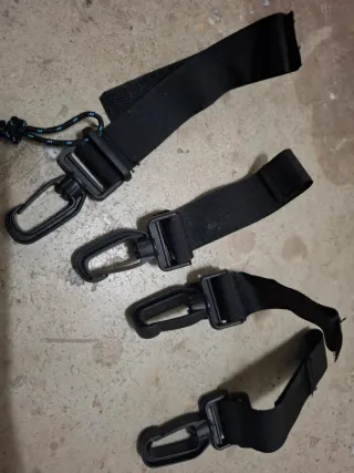 Enganches con velcro y mosquetón