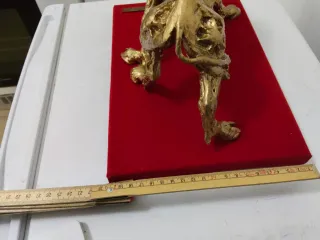 Scultura toro di Picasso dorata