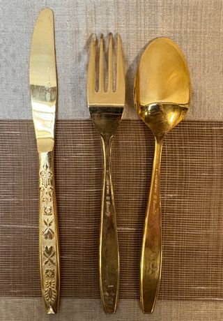 Cubertería Vintage Dorada