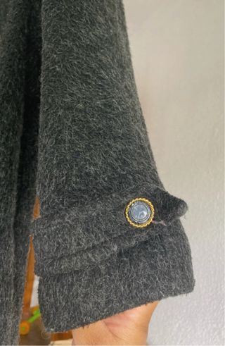 Abrigo de lana de oveja gris