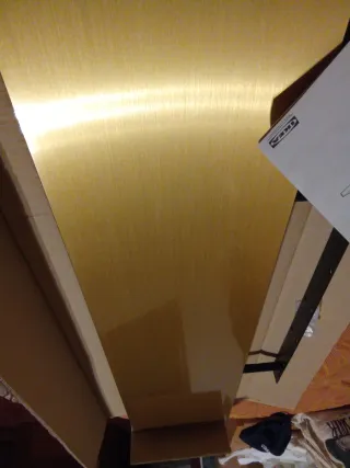 Estantería LACK dorada y negra