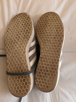 Adidas Gazelle grises y blancas