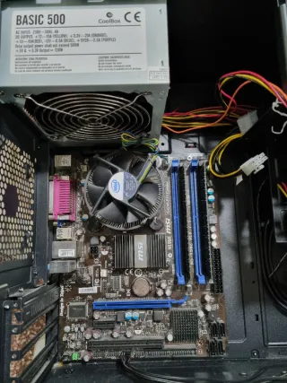 Torre Ordenador Antec Negra