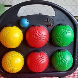 Juego de Petanca con Bolas de Colores