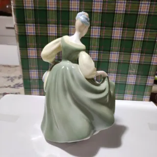 🇬🇧 Royal Doulton Fair Lady HN2193