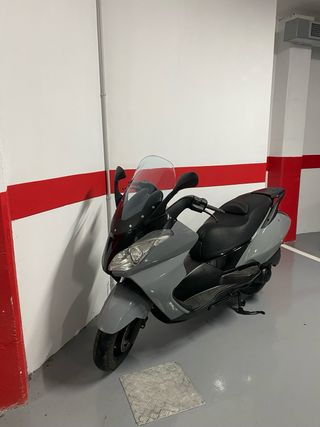 Aprilia Arrecife 125 Maxiscooter Gris