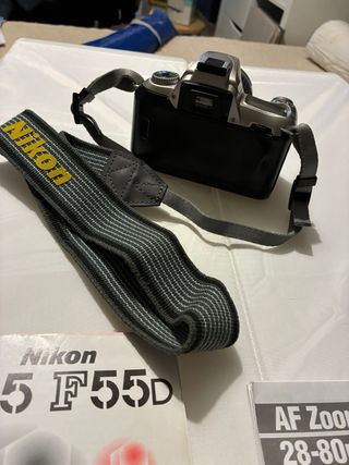 Cámara Nikon F55D + Objetivo AF Zoom-Nikkor