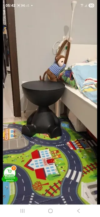 Comodino/Tavolino Nero moderno con contenitore.