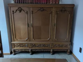 conjuntode escritorio antiguo, todo de madera