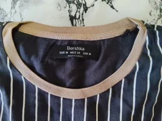 Camiseta Bershka ENDLESS Rayas Verticales