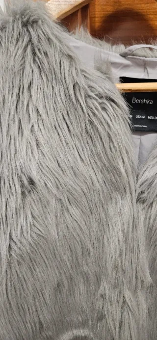 Chaleco pelo Bershka gris talla M