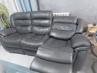 Sofá reclinable eléctrico de cuero gris