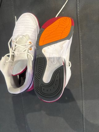 Zapatillas Jordan Talla 42 Blancas y Rojas