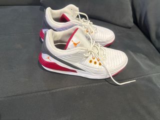 Zapatillas Jordan Talla 42 Blancas y Rojas