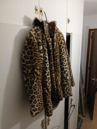 Chaqueta leopardo peluda