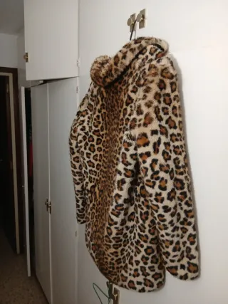 Chaqueta leopardo peluda