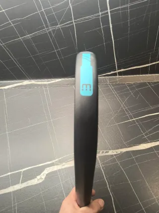 Mystica Legacy Carbón Hybrid padel