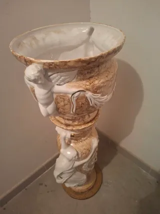 Jarrón de porcelana blanco y marrón