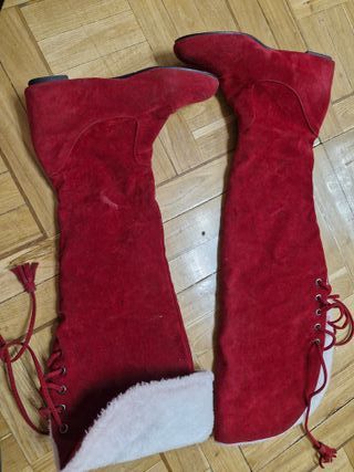 Botas altas rojas con forro y cordones