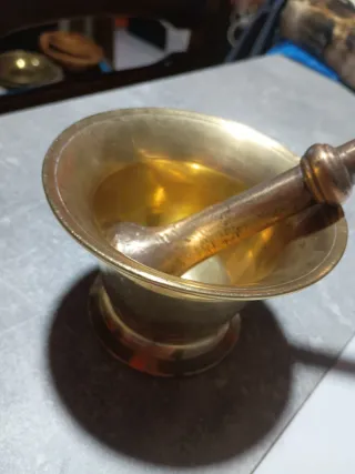 Almirez antiguo de bronce