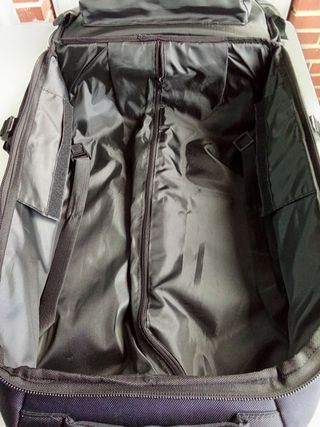 Maleta convertible en mochila negra