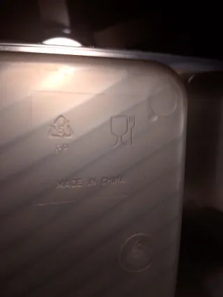 Tagliere in legno + contenitore pranzo