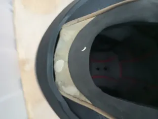 Casco Moto AGV Gris con Rayas Rojas