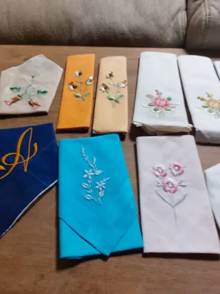 Sciarpe ricamate a tema floreale