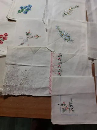 Sciarpe ricamate a tema floreale