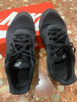 Nike Air Max Invigor Talla 39
