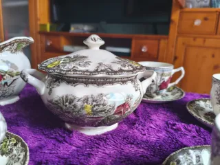 Juego café Johnson Brothers y cucharas Cruz Malta