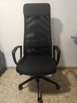 Silla de oficina Markus con uso de un mes