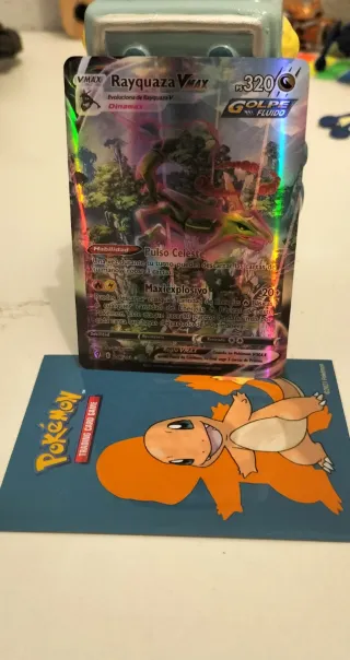 Carta Pokémon Rayquaza VMAX Golpe Fluido