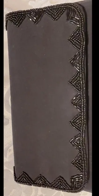 Pochette nera con strass