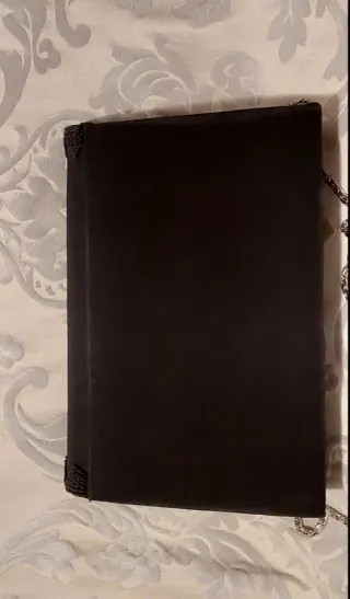 Pochette nera con strass