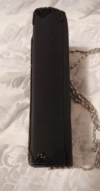 Pochette nera con strass