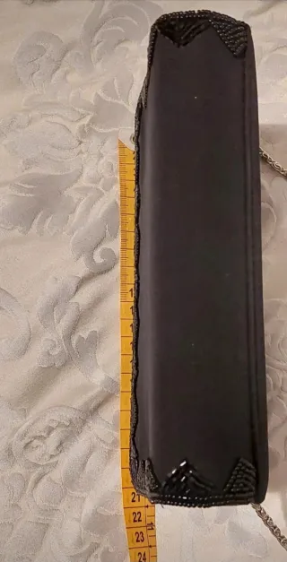 Pochette nera con strass