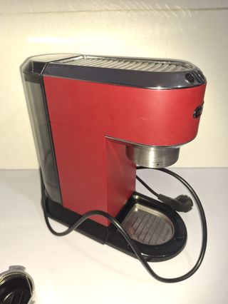 Cafetera De'Longhi Dedica EC685 Roja