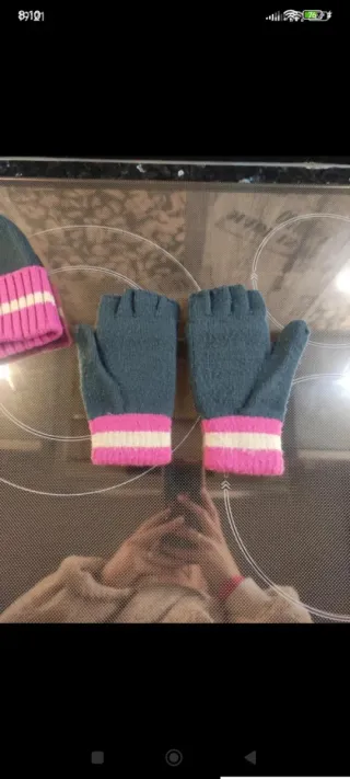 Gorro y guantes conjunto