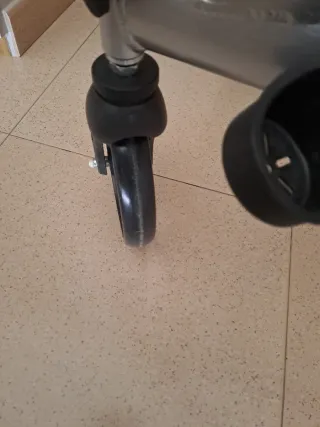 Andador de aluminio plegable