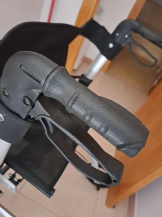 Andador de aluminio plegable