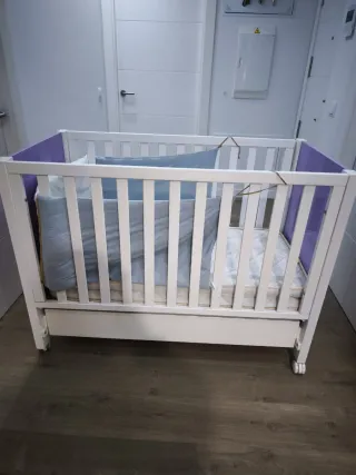 Cuna blanca con cajón