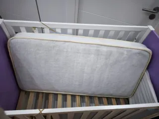 Cuna blanca con cajón