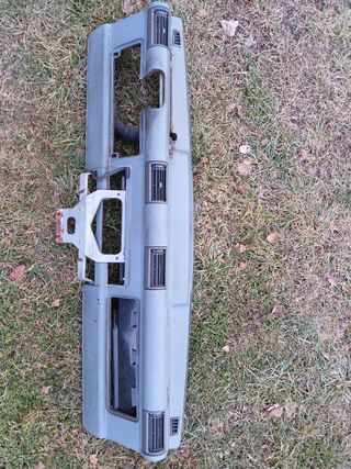 Salpicadero y faro de Discovery