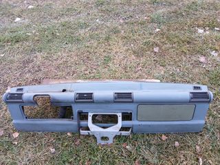 Salpicadero y faro de Discovery