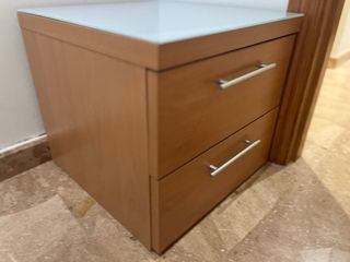 Mesita de noche madera y cristal
